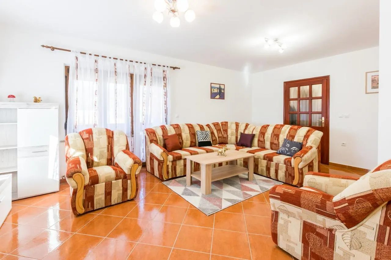 Relaxing Apartment Josip - Peaceful Area Marčana