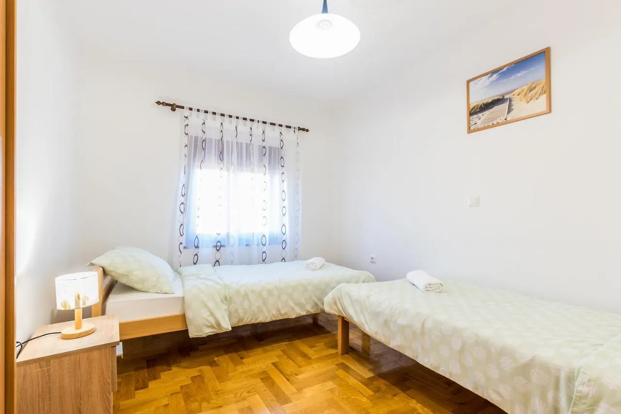 Relaxing Apartment Josip - Peaceful Area Marčana