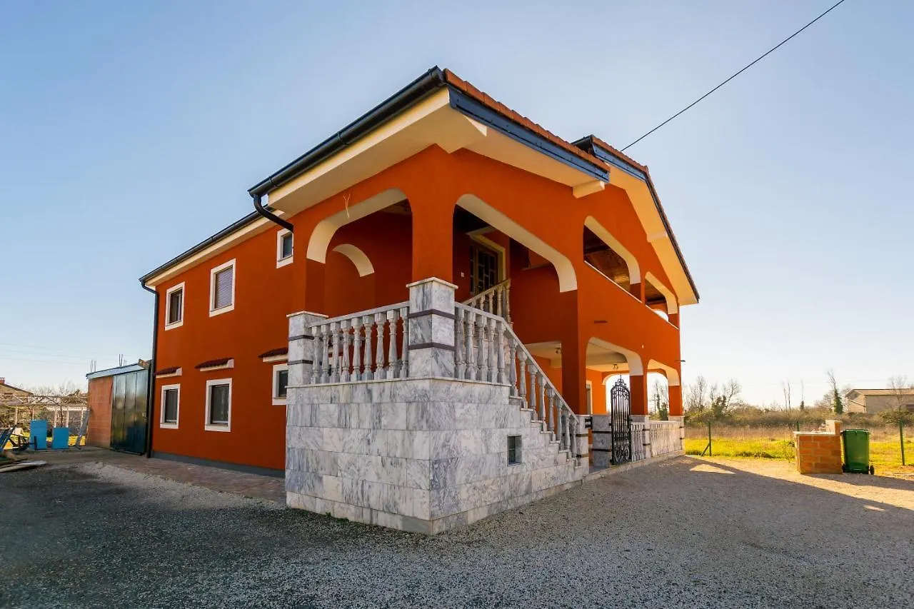 Relaxing Apartment Josip - Peaceful Area Marčana
