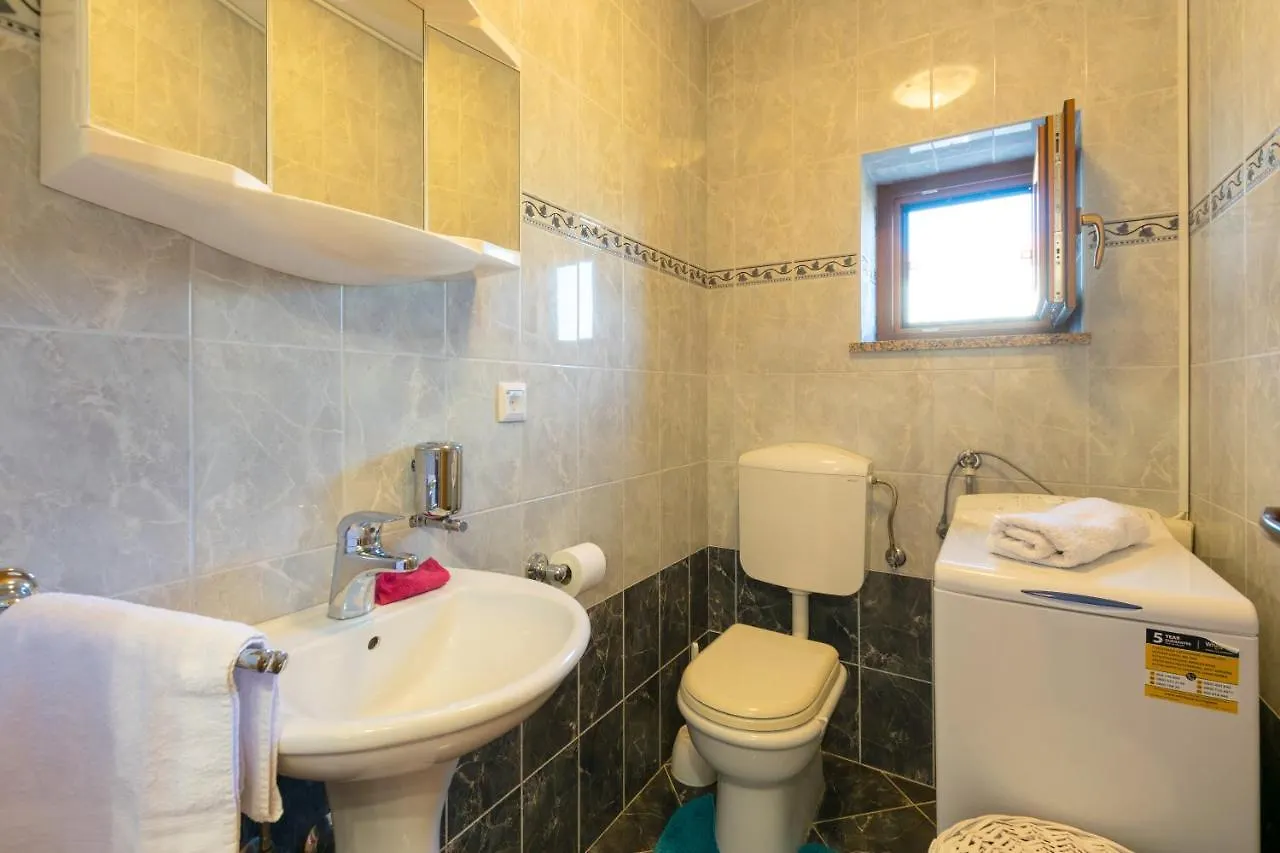 Relaxing Apartment Josip - Peaceful Area Marčana